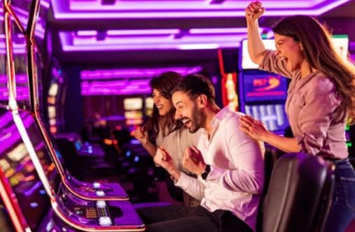 pkr 2 Galactic Gems ke andar kya milta hai